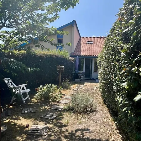 La Parenthese Landaise Duplex Renove Avec Jardin & Piscine Nyaraló Saint-Julien-en-Born